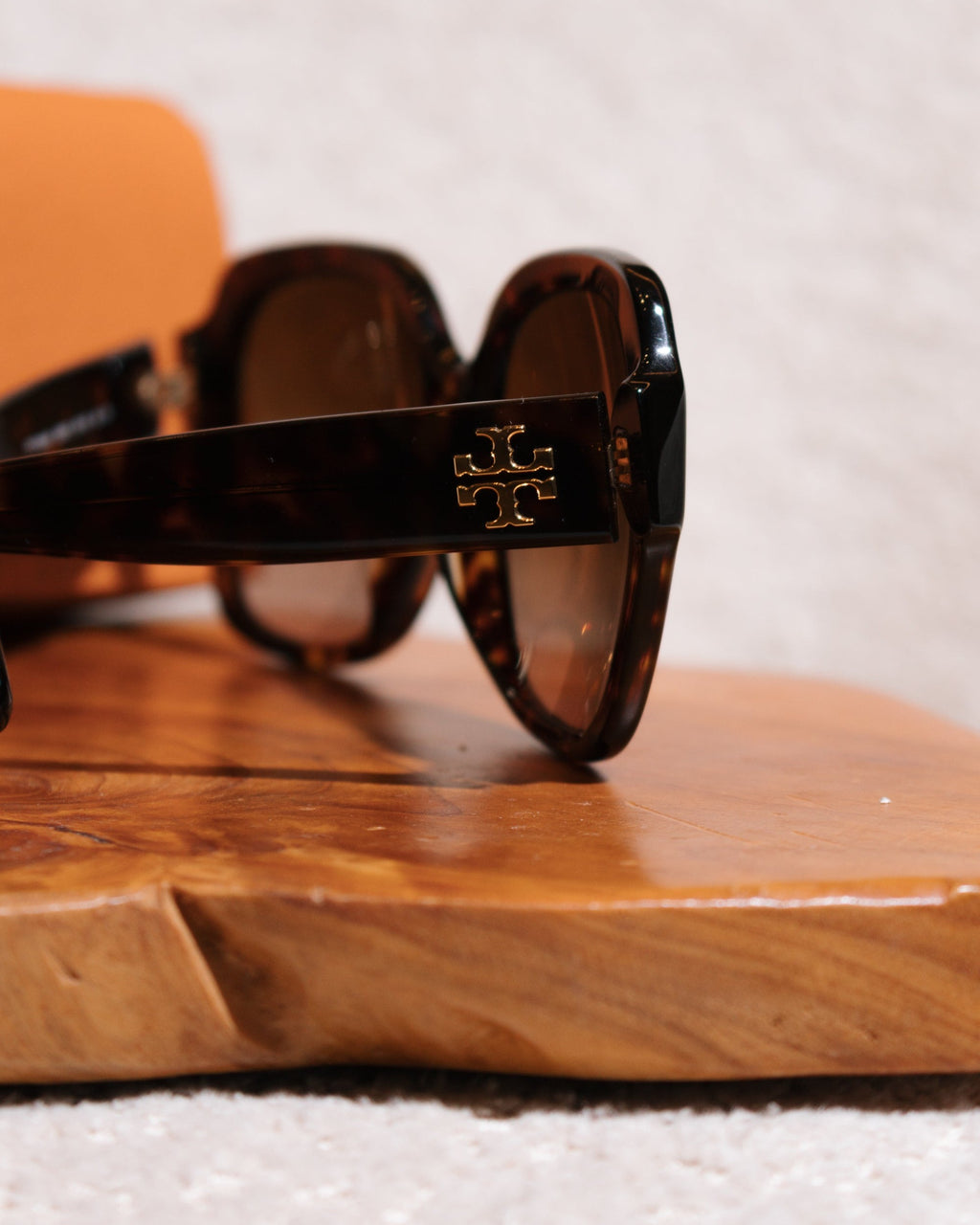 Óculos Tory Burch Tortoise
