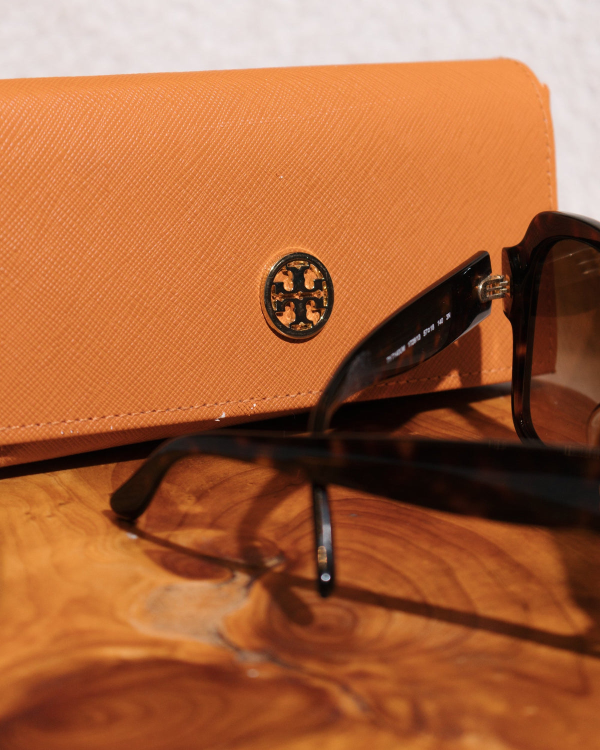 Óculos Tory Burch Tortoise