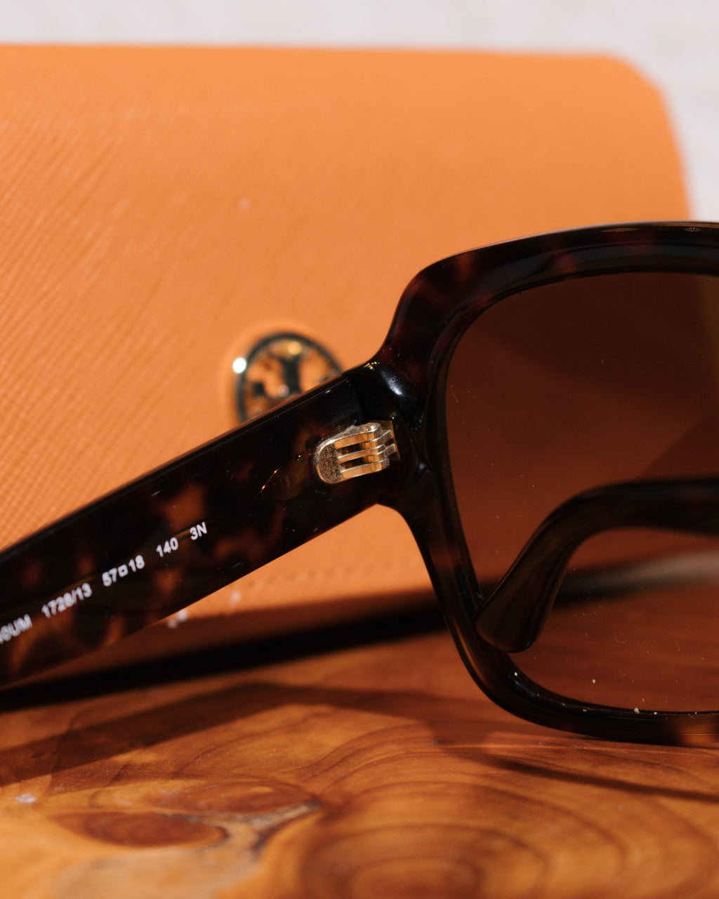Óculos Tory Burch Tortoise
